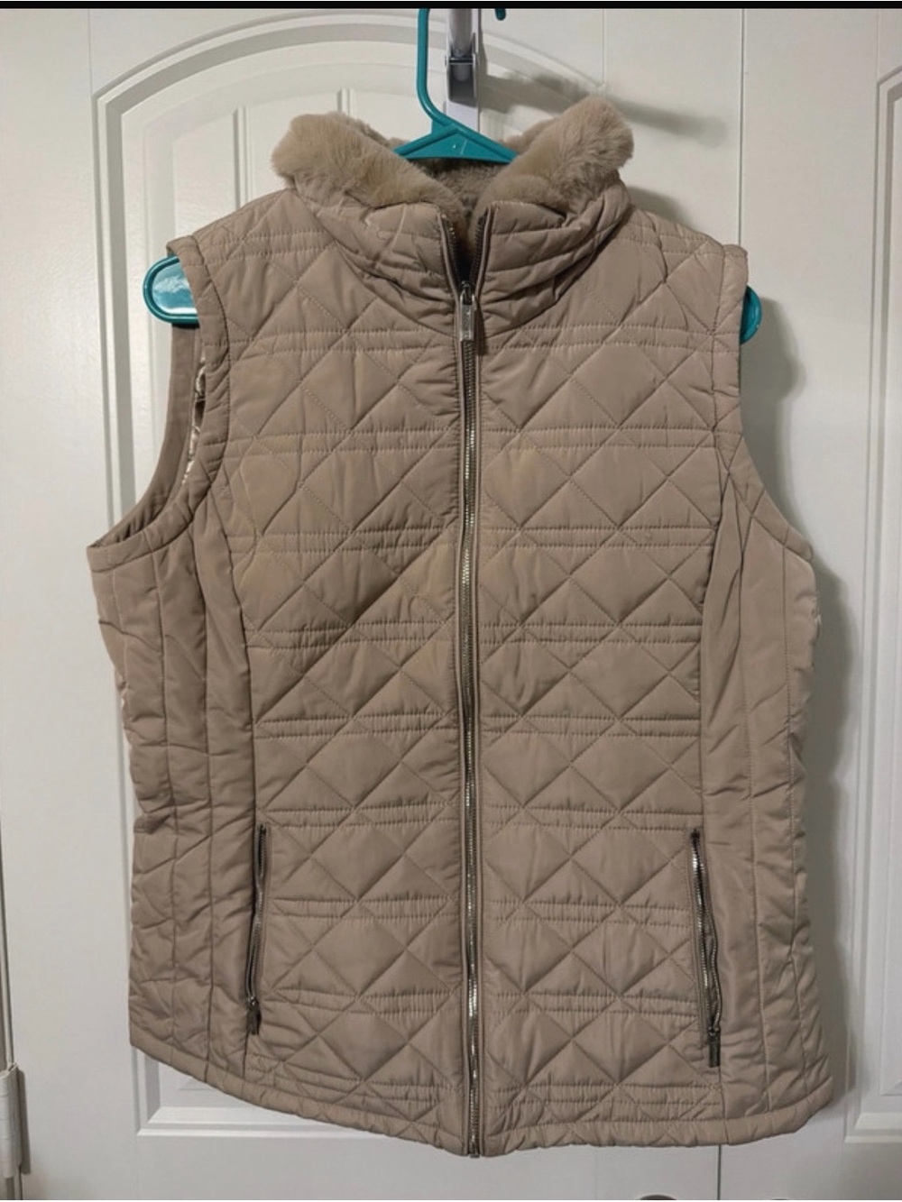 Women’s Calvin Klein Quilted Sleeveless Puffer Vest with Faux Fur Collar - Beige